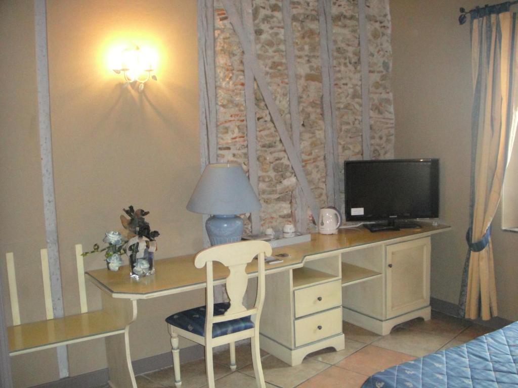 Auberge Des Lices Carcassonne Room photo